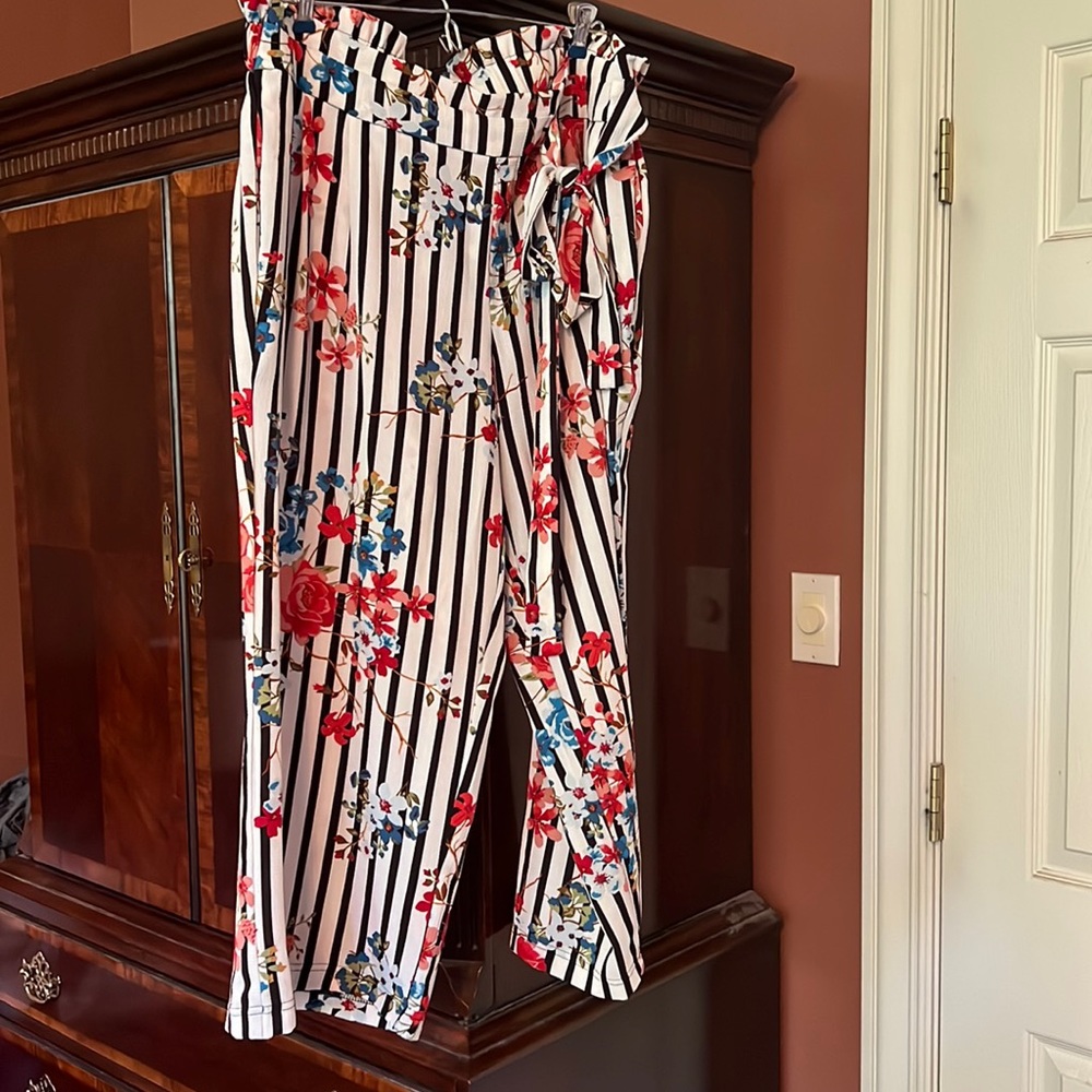 Printed capris
